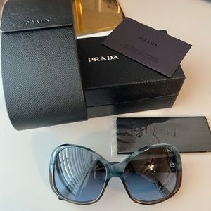 NWOT Prada SPR03M sunglasses